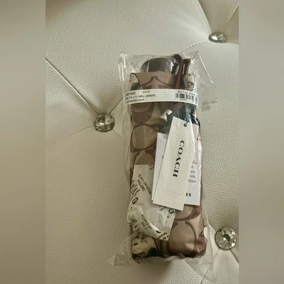 Coach NEW Coach X Peanuts Snoopy Print Brown Multi UV Protection Mini Umbrella - Picture 2 of 16